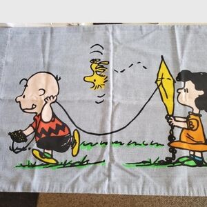 Vintage 1970's peanuts pillowcase/blue pillowcase/twin set case/Charlie Brown